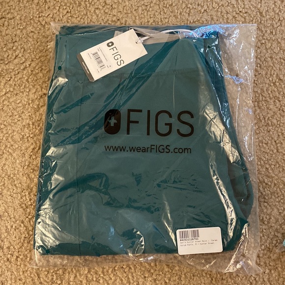 New Figs Axim Cargo Scrub pants in hunter green and aqua - Picture 2 of 5
